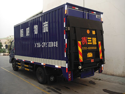 小型尾板貨車，靈活運(yùn)輸，輕松應(yīng)對各種場景